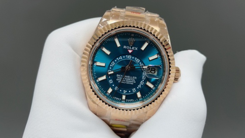 Best Edition with 9002 Automatic Movement Rolex Skywalker Series 42mm Blue Watch